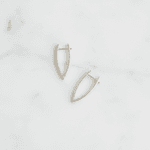 Brinco Curvo Escultural Banhado em Prata 925