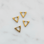 Brinco Huggie Triangular em Aço Inoxidável Dourado