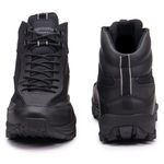 Bota Adventure Vibram em Couro Spock Preto 