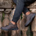  Bota Adventure em Couro GW25 Café 