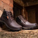 Bota Adventure Picker Café 