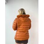 JAQUETA PUFFER CARAMELO