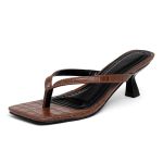 Tamanco Feminino Flip-flop Débora Quadrado Salto Baixo Caramelo