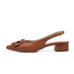 Scarpin Slingback Cecília Flor Bico Fino Caramelo