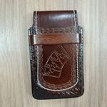 Porta Celular em Couro Entalhado 8625