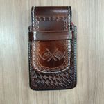 Porta Celular em Couro Entalhado 8626