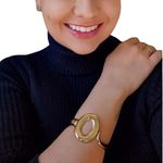 Bracelete Feminino Oval Vazado Dourado