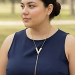 Colar Feminino Gravatinha Cravejada Dourada