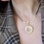 Colar Feminino Virtude Dourado Cravejado