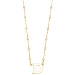 Colar pérolas letra D