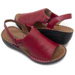 Sandália com Elástico em Couro Vermelho Levecomfort