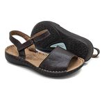 Sandália com Velcro em Couro Marrom Levecomfort