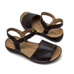 Sandália com Velcro em Couro Marrom Levecomfort