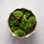 Brócolis no alho : 100_g