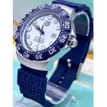 TAG SOLARGRAPH TODO AZUL FUNDO BRANCO FÓRMULA 1 LINHA BANHADA