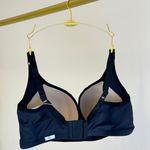 SUTIÃ CURVES REFORÇADO COM ALTA SUSTENTAÇÃO COM BOJO E ARO EM MICROFIBRA - PRETO