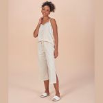PIJAMA BLUSA C/ GUIOER E CAPRI ALGODÃO LINHO ECO OFF WHITE - OFF-WHITE
