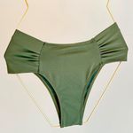 CALCINHA LISA PLISSADA BIQUINI - VERDE MAJOR