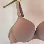 SUTIÃ CURVES MEIA TAÇA COM BOJO E ARO EM MICROFIBRA - CHOCOLATE