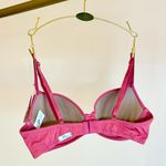 SUTIÃ MEIA TAÇA COM BOJO E ARO E COM BASE EMBUTIDA EM MICROFIBRA - SANDIA