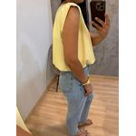 BLUSA REGATA OMBREIRA AMARELA