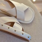 Flat Lari Off White