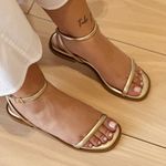 Sandália Renata Dourado