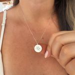 Colar Medalha Galho de Café Flores em Prata 925