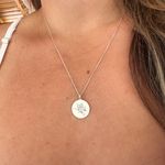 Colar Medalha Galho de Café Flores em Prata 925