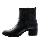 Bota Feminina Preta em Couro Legítimo Calprado