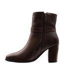 Bota Feminina em Couro Cacau Calprado