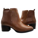 Bota Feminina em Couro Cravo Calprado