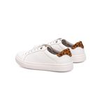 Tênis Feminino Calprado Branco em Couro Com Detalhe Onça