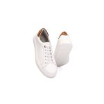 Tênis Feminino Calprado Branco em Couro Com Detalhe Onça