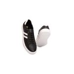 Tênis Casual em Couro Preto com Detalhes Branco Calprado