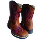 Bota Texana Feminina Juvenil Caramelo Bordado Laser PINK - R$ 433,27 OS: Produtos não disponíveis em estoque 15 dias para embarque!