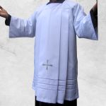 Sobrepeliz Com Entremeio E Bordado Ráphia