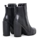 Bota Salto Grosso Cano Curto Preta 16010