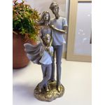 Escultura Família Decorativa Pai Mãe E 1 Filho Menino