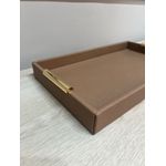 Bandeja Estilo Couro Marrom Alça Dourada 33cm
