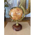 Globo Decorativo Base Madeira E Metal Dourado 22 Cm