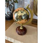 Globo Decorativo Base Madeira E Metal Dourado 22 Cm