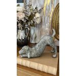 Escultura Pó de Pedra Cachorro Folgadinho Cinza 