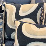 Almofada Sarja Off Com Bordado Orgânico Em Azul Decortextil