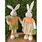 Casal Coelhos De Páscoa Em Pé Decoração 54cm Tecido Cromus Colorido