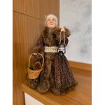 Mamãe Noel em Pé Bege e Marrom Cestinha com Pinha 45cm