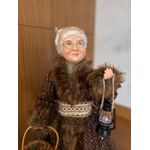 Mamãe Noel em Pé Bege e Marrom Cestinha com Pinha 45cm