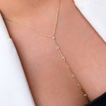Colar com detalhes em ponto de luz