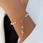 Pulseira de terço com perolas 