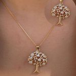 Pingente de arvore cravejada 